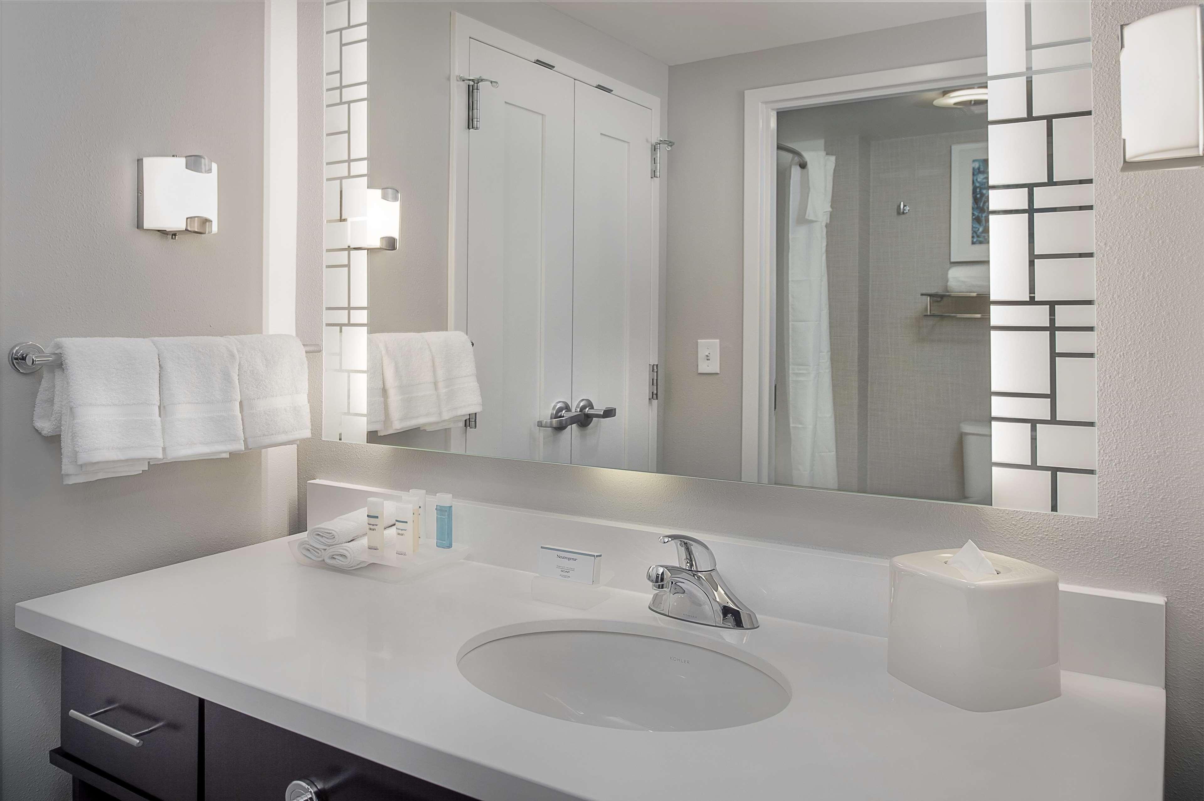 Homewood Suites By Hilton St. Louis Westport Maryland Heights Bagian luar foto